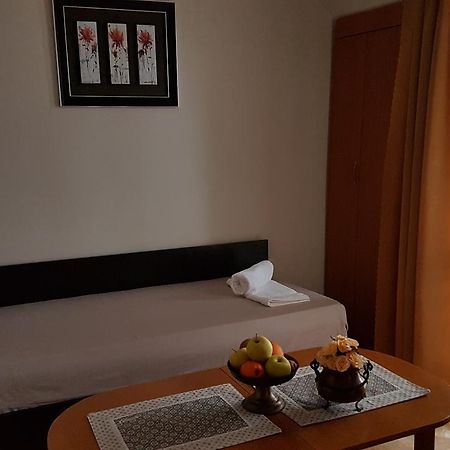 Tashevi Apartments ポモリエ エクステリア 写真