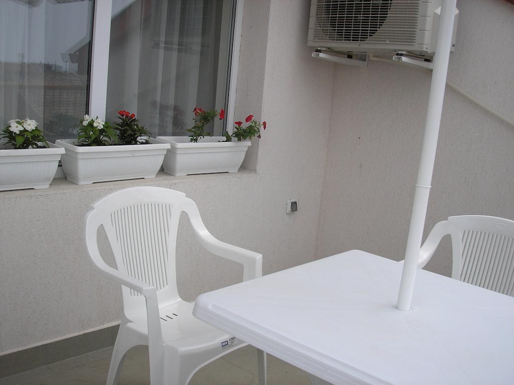 Tashevi Apartments ポモリエ 部屋 写真