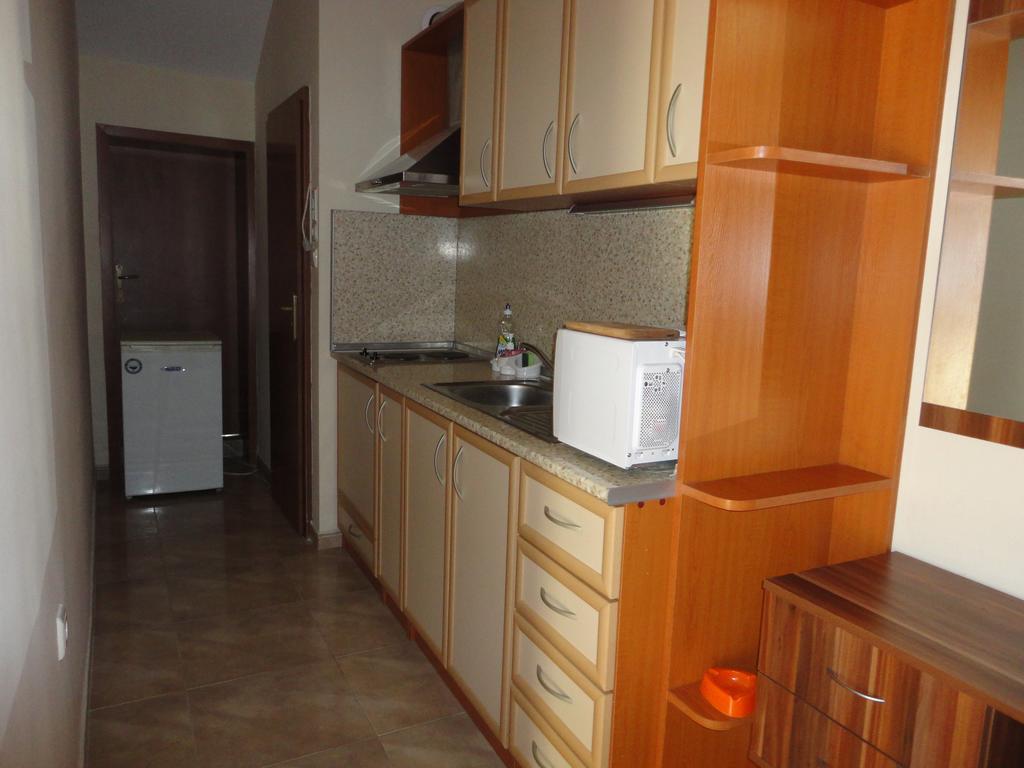 Tashevi Apartments ポモリエ エクステリア 写真