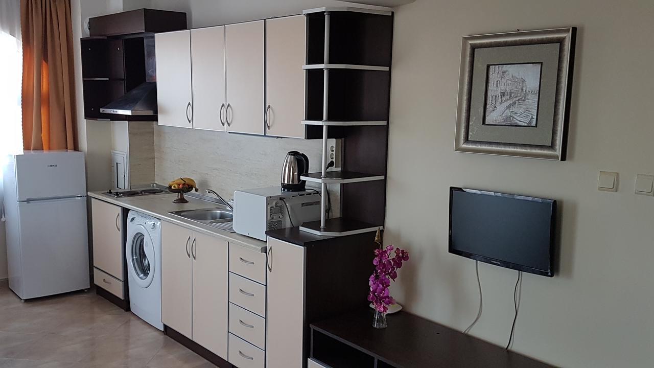 Tashevi Apartments ポモリエ エクステリア 写真